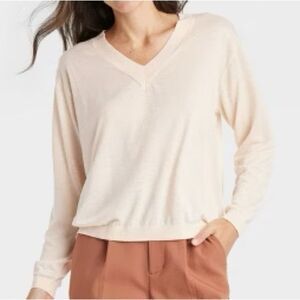 A NEW DAY 1X V-NECK SWEATER CREAM